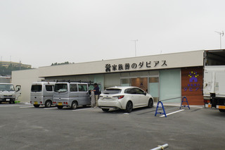 鶴川街道に、地元の人気カフェ2号店「ゼロワンカフェ金井店」プレオープン