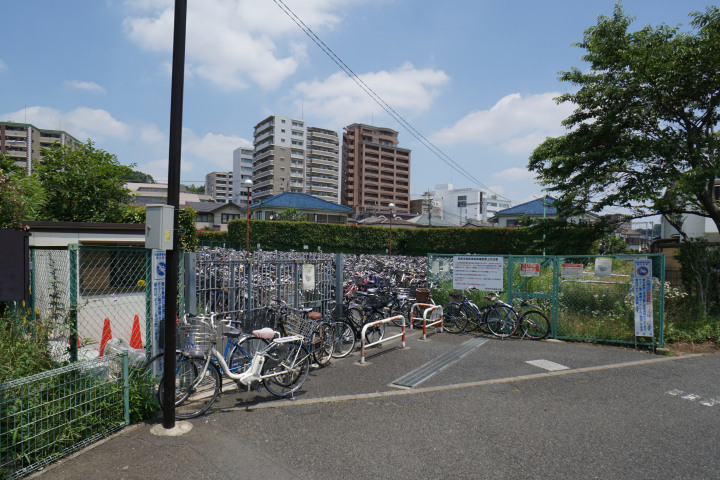 鶴川 駅 南側 自転車 駐 車場